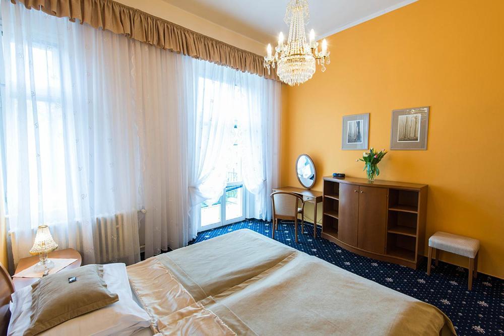 Monti Spa Frantiskovy Lazne Ruang foto