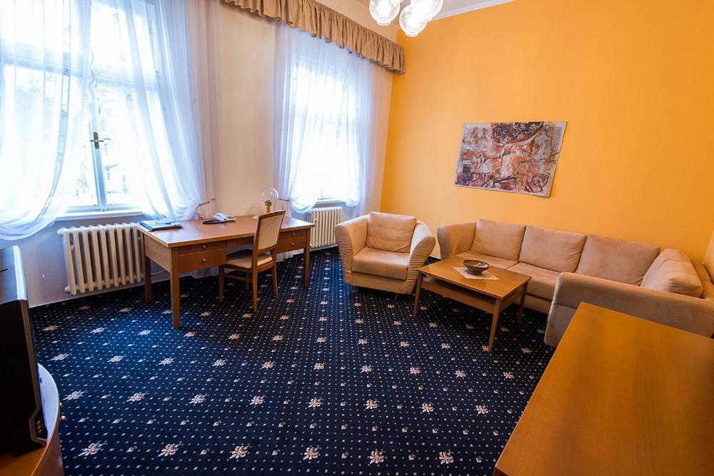 Monti Spa Frantiskovy Lazne Ruang foto