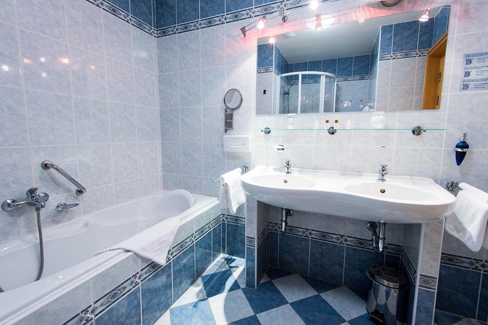 Monti Spa Frantiskovy Lazne Ruang foto