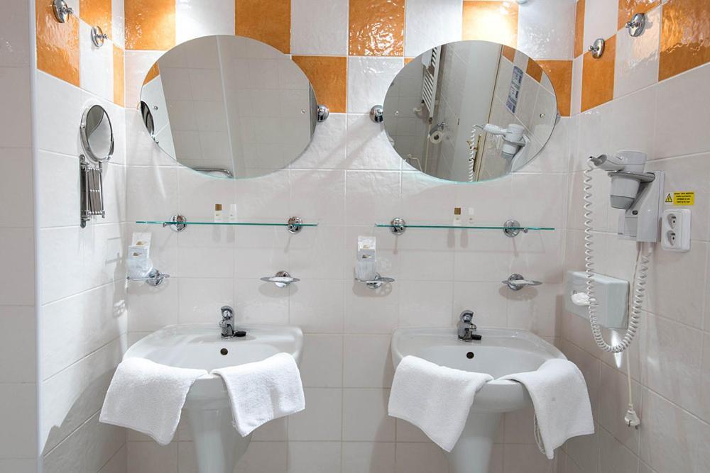 Monti Spa Frantiskovy Lazne Ruang foto