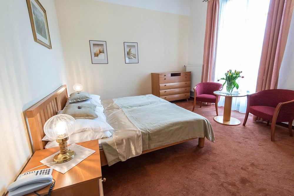 Monti Spa Frantiskovy Lazne Ruang foto