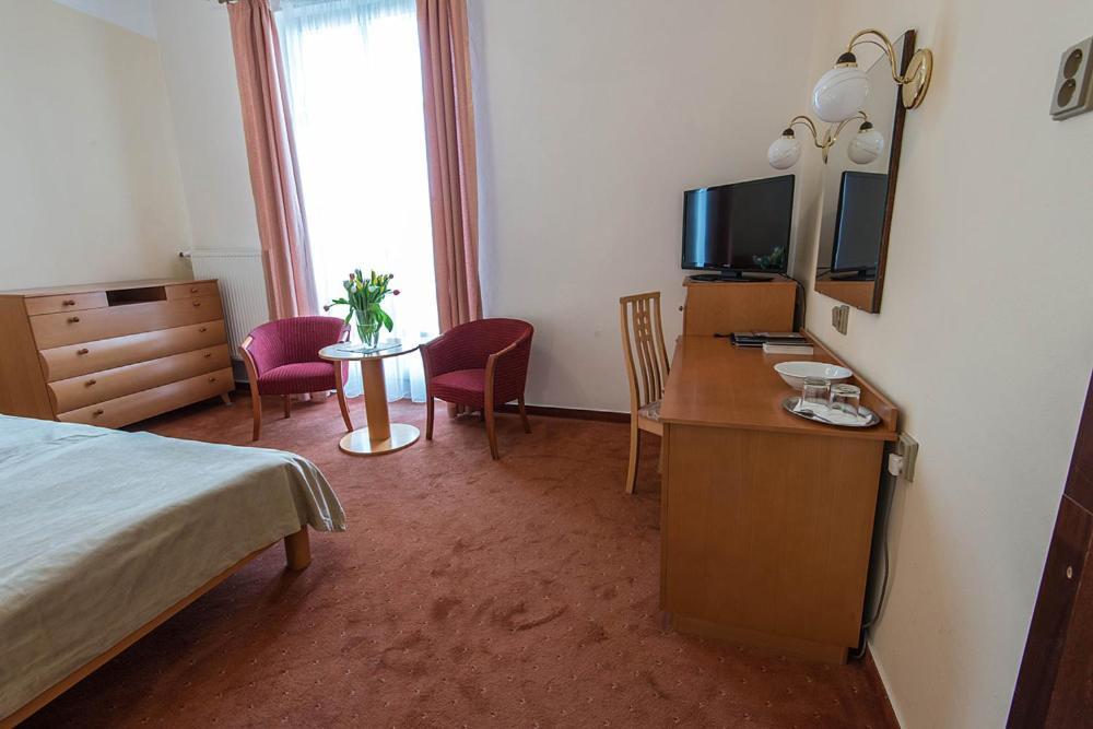 Monti Spa Frantiskovy Lazne Ruang foto